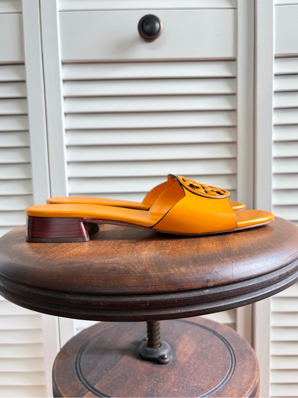 Tory Burch Bombe Miller Logo Slide Sandals 9 - Picture 4 of 6